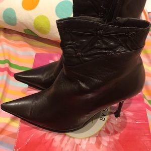 Brown Boots Pretty Design inside and out.